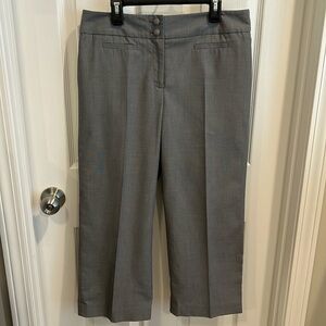 Ann Taylor size 4 gray cropped pants